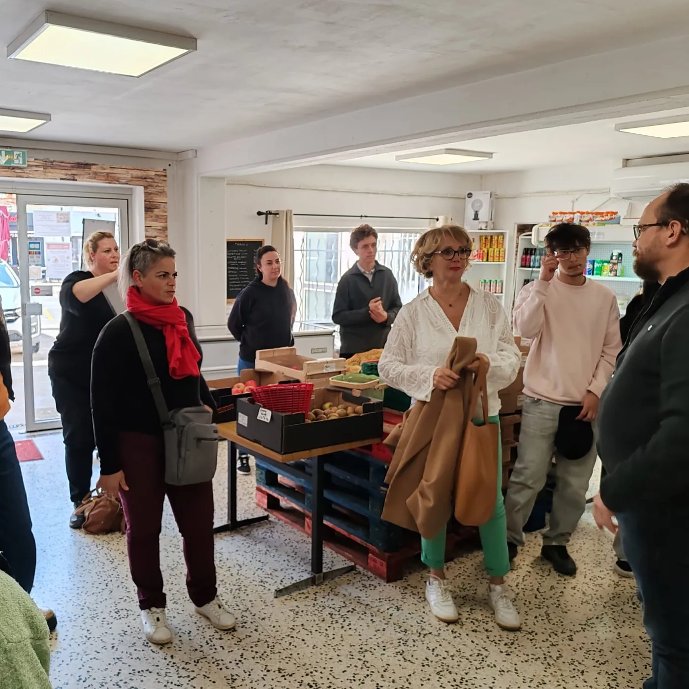 Photo 2 sur 5 : Un projet solidaire à l'épicerie sociale Le Lien